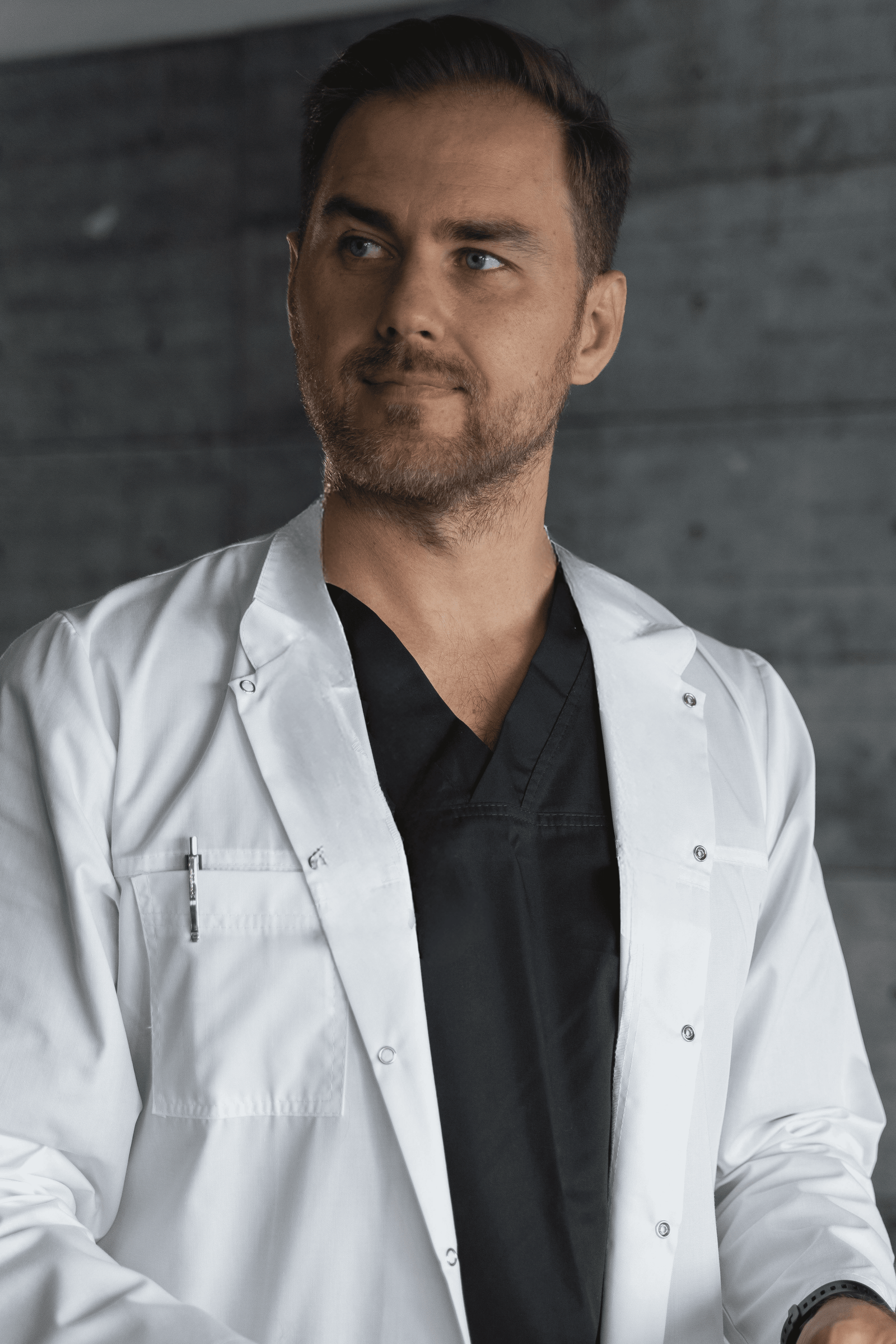 Understanding red light therapy is just as important as choosing the right device. While product specifications matter, real results come from knowing how red light therapy works, how different wavelengths affect the skin and body, and how to use these devices correctly at home. In our blog, we share expert-written articles designed to educate and guide you before making a purchase. You’ll find in-depth explanations of red light therapy benefits for skin rejuvenation, anti-aging support, muscle recovery, and overall wellness. We also break down common questions, safety considerations, and practical tips based on real-world use.